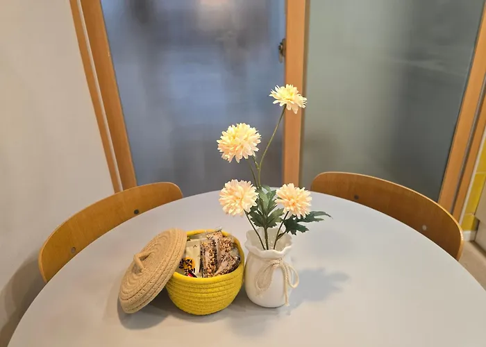 4-min Walk To Line 9, Free Parking, Lotte World, Kspo & Coex *